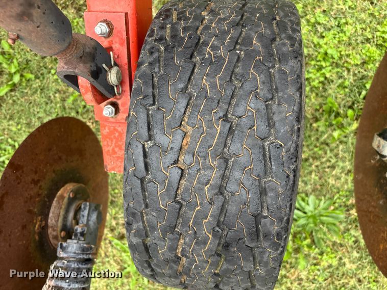 image for item EN5749 2005 Krause 4830-530R in-line ripper