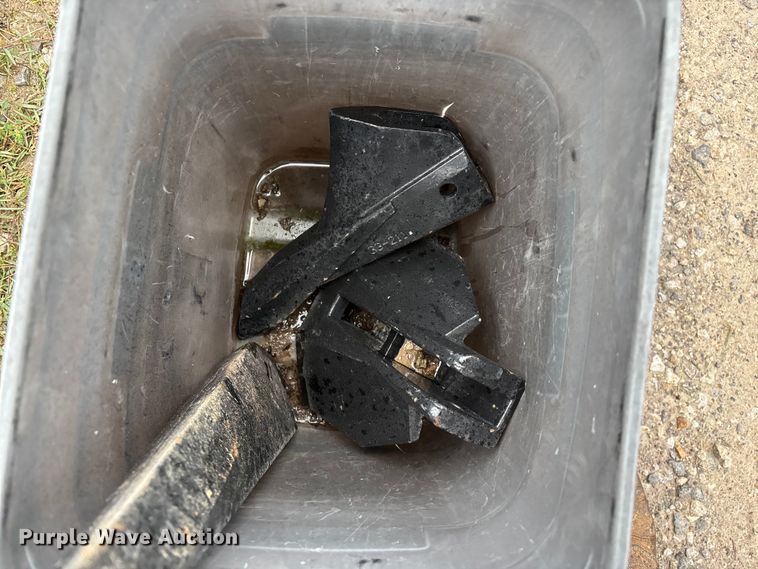 image for item EN5749 2005 Krause 4830-530R in-line ripper