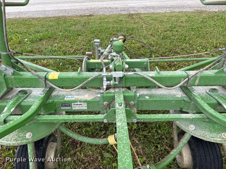 image for item EN5753 Krone KW5.52/4x7T hay tedder