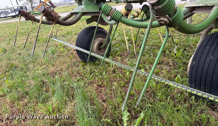 image for item EN5753 Krone KW5.52/4x7T hay tedder