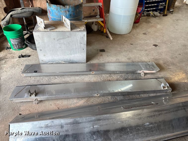 image for item EN5768 New Leader MultApplier L4000G4 spreader bed insert