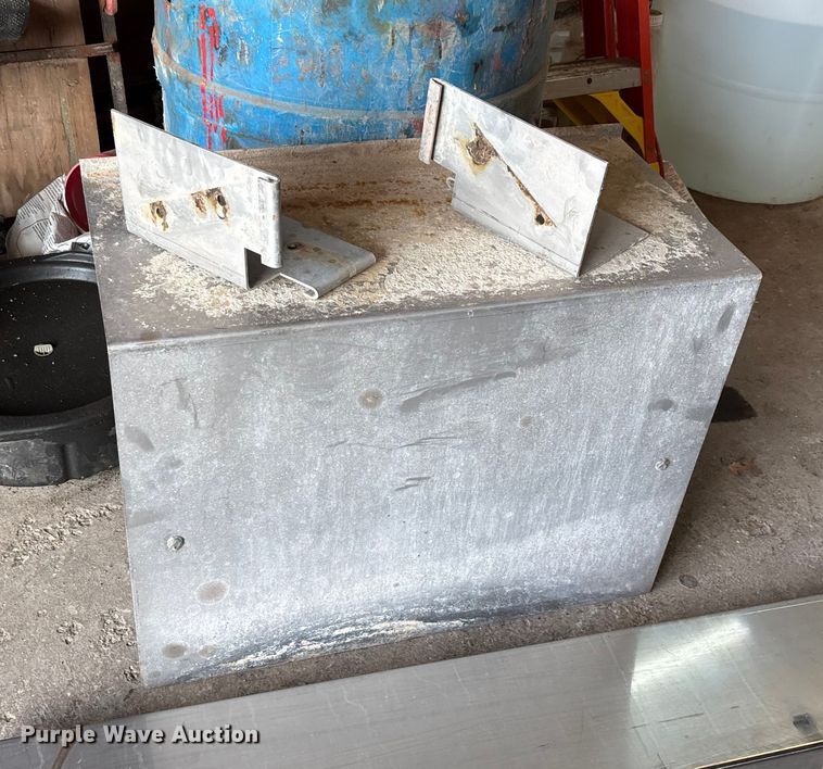 image for item EN5768 New Leader MultApplier L4000G4 spreader bed insert