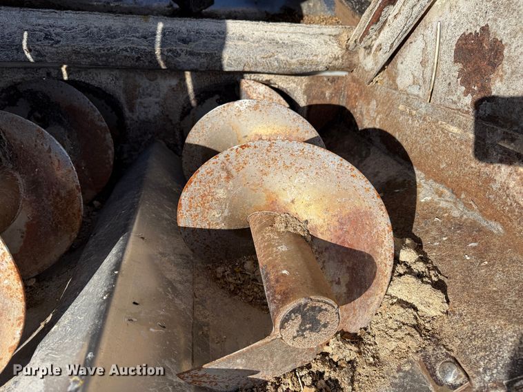 image for item EP0806 2004 International 7400 feed mixer truck