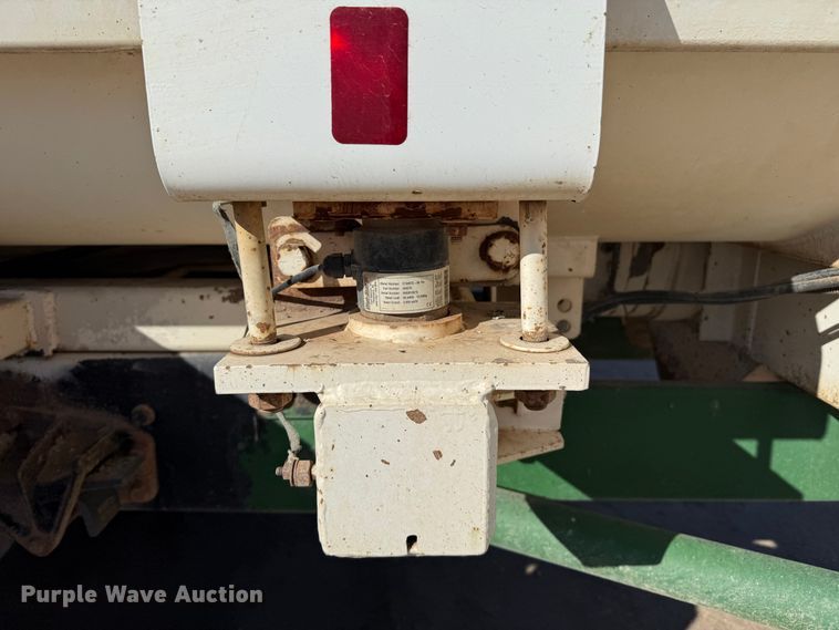 image for item EP0806 2004 International 7400 feed mixer truck