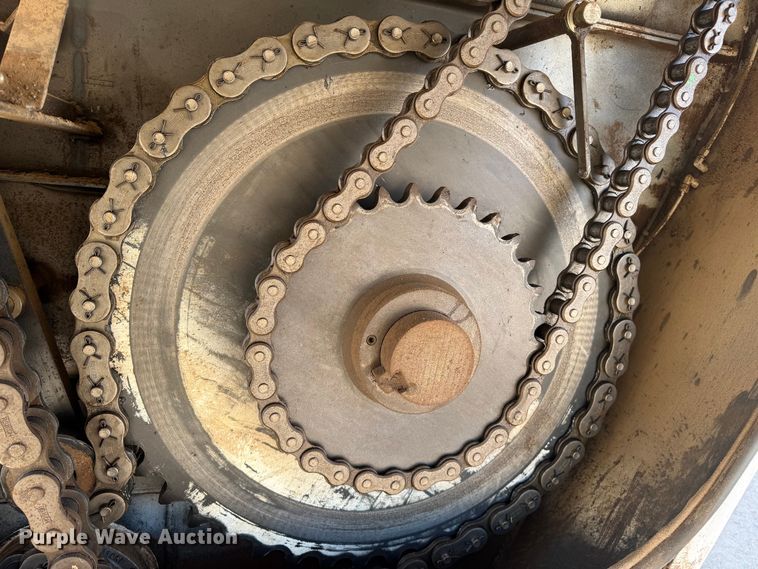 image for item EP0806 2004 International 7400 feed mixer truck