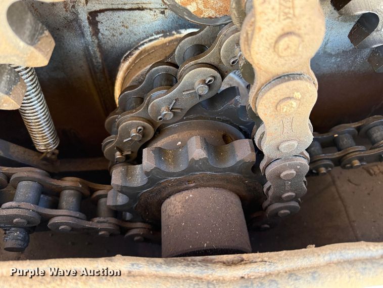 image for item EP0806 2004 International 7400 feed mixer truck