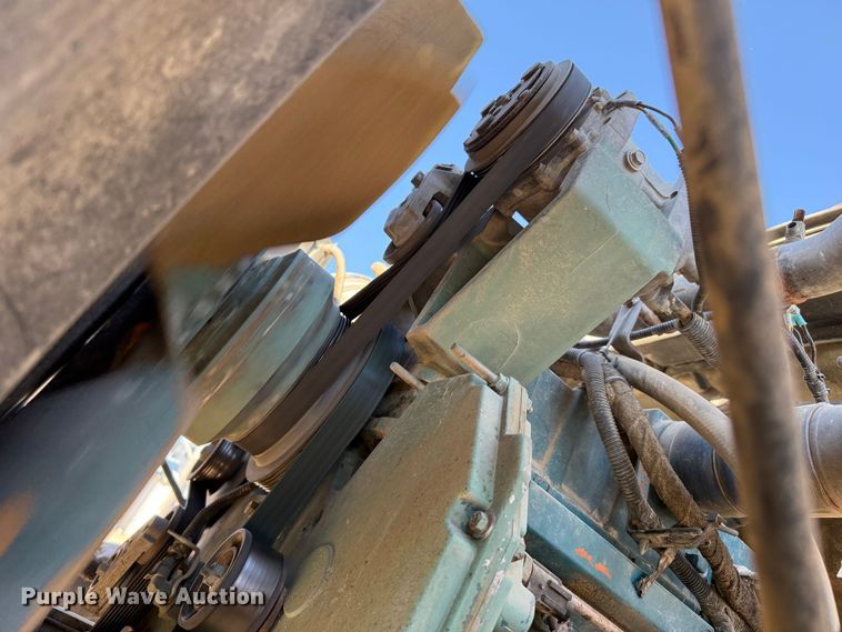 image for item EP0806 2004 International 7400 feed mixer truck