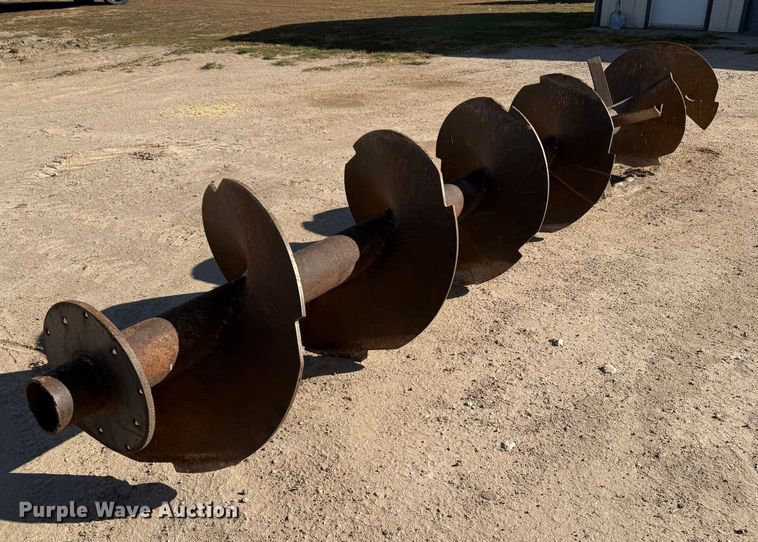 image for item EP0806 2004 International 7400 feed mixer truck