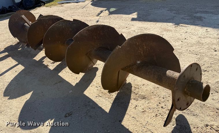 image for item EP0806 2004 International 7400 feed mixer truck