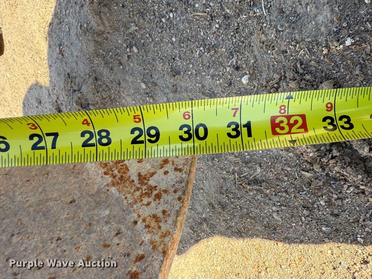 image for item EP0806 2004 International 7400 feed mixer truck