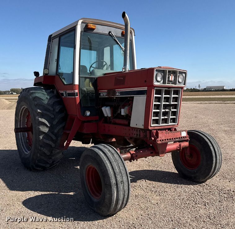 image for item EP0807 International 1586 tractor