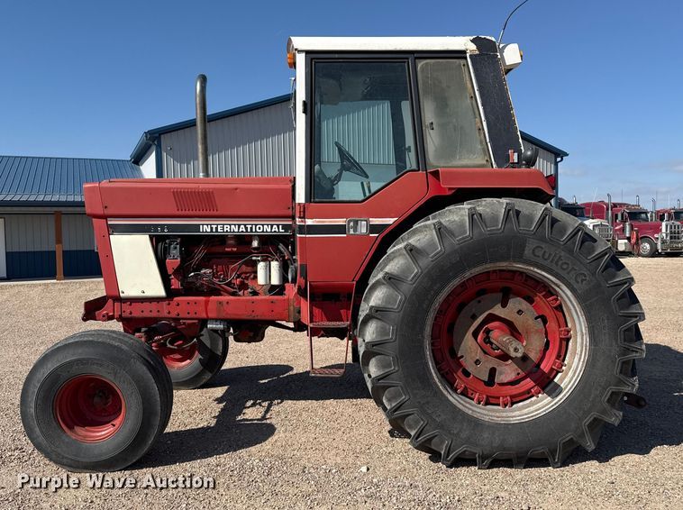 image for item EP0807 International 1586 tractor