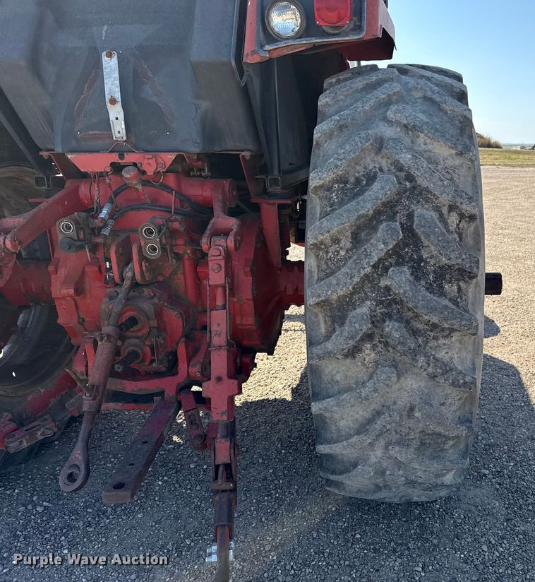 image for item EP0807 International 1586 tractor