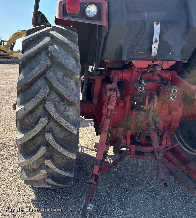 image for item EP0807 International 1586 tractor