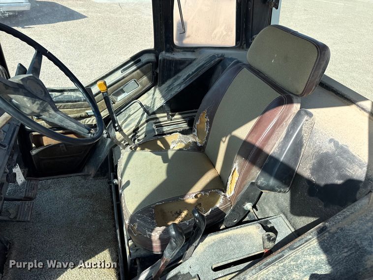 image for item EP0807 International 1586 tractor