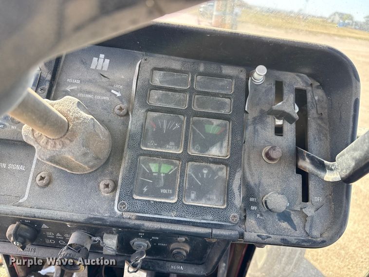 image for item EP0807 International 1586 tractor