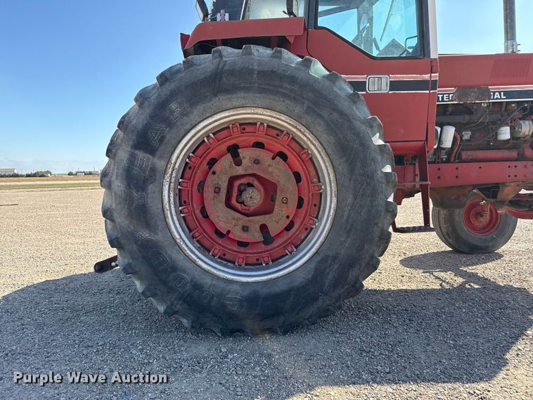 image for item EP0807 International 1586 tractor