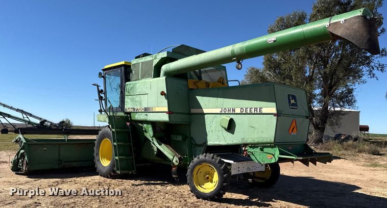 image for item EP0828 1981 John Deere 7720 Turbo combine
