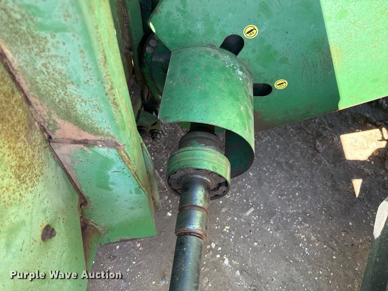 image for item EP0828 1981 John Deere 7720 Turbo combine