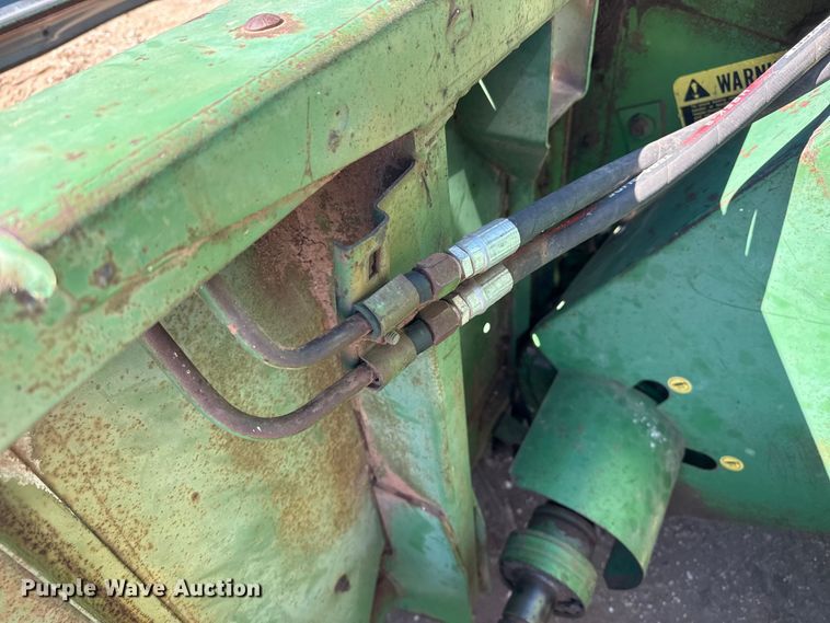 image for item EP0828 1981 John Deere 7720 Turbo combine