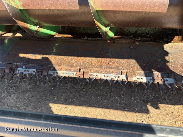 image for item EP0828 1981 John Deere 7720 Turbo combine