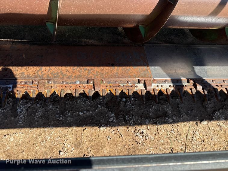 image for item EP0828 1981 John Deere 7720 Turbo combine