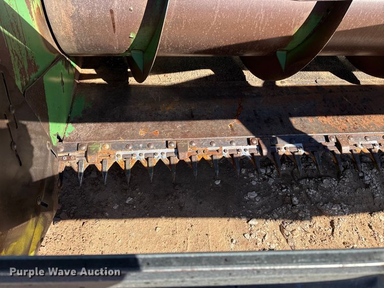 image for item EP0828 1981 John Deere 7720 Turbo combine