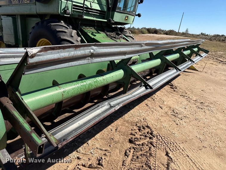 image for item EP0828 1981 John Deere 7720 Turbo combine