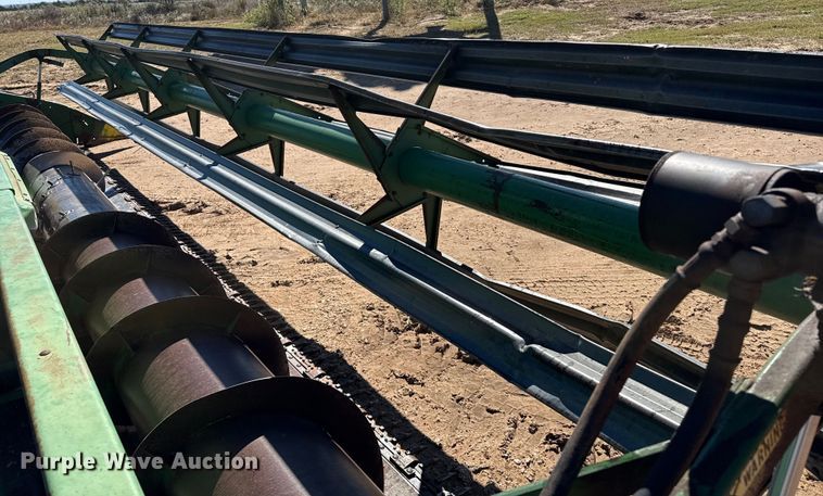 image for item EP0828 1981 John Deere 7720 Turbo combine