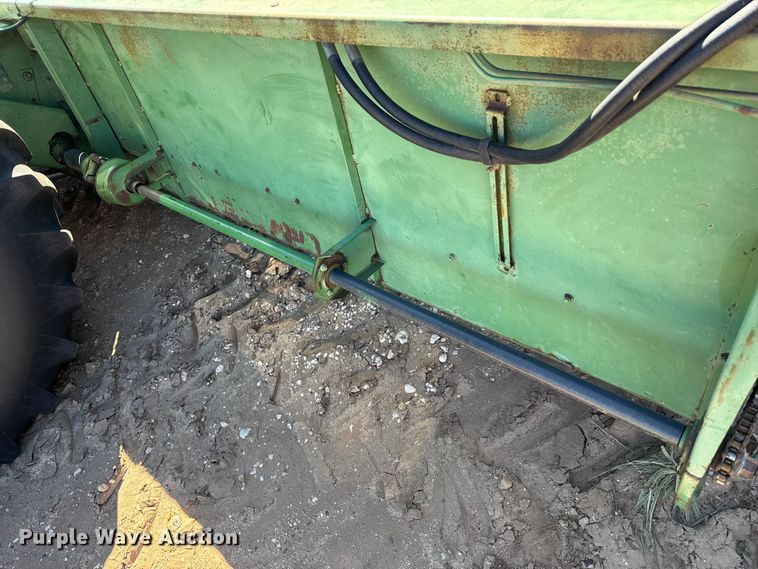 image for item EP0828 1981 John Deere 7720 Turbo combine