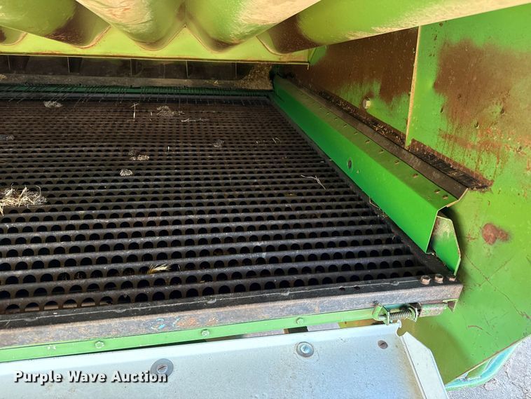 image for item EP0828 1981 John Deere 7720 Turbo combine