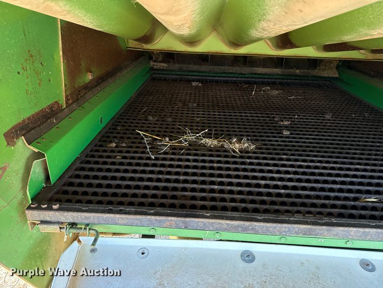 image for item EP0828 1981 John Deere 7720 Turbo combine