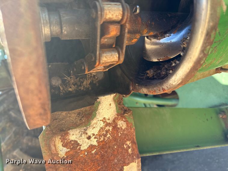 image for item EP0828 1981 John Deere 7720 Turbo combine