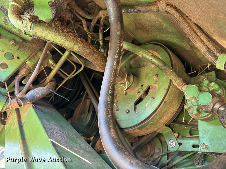 image for item EP0828 1981 John Deere 7720 Turbo combine