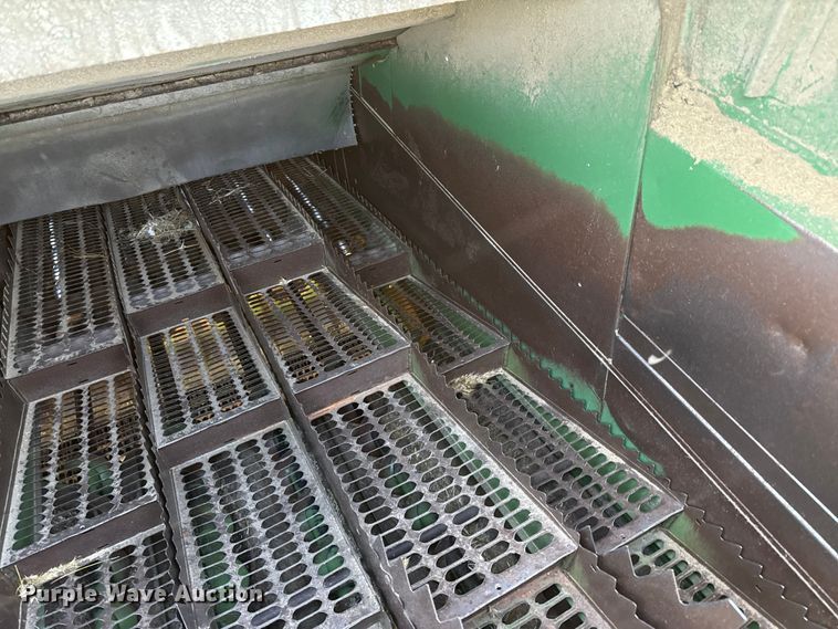 image for item EP0828 1981 John Deere 7720 Turbo combine