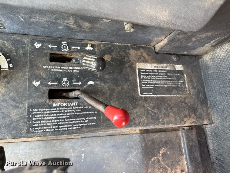 image for item EP0828 1981 John Deere 7720 Turbo combine