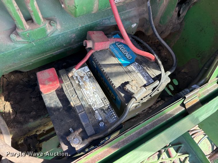 image for item EP0828 1981 John Deere 7720 Turbo combine