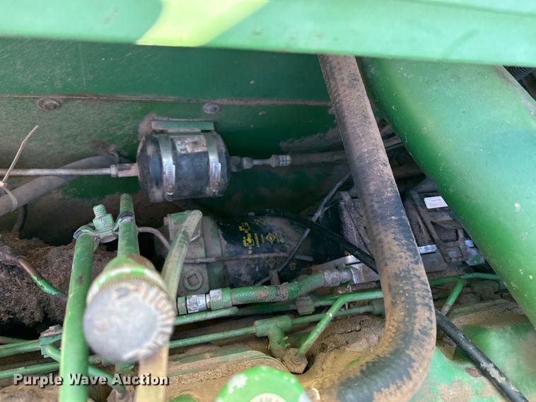 image for item EP0828 1981 John Deere 7720 Turbo combine