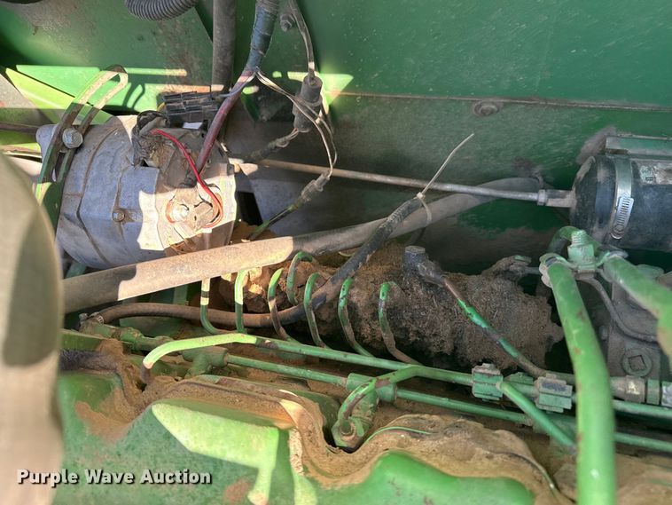 image for item EP0828 1981 John Deere 7720 Turbo combine