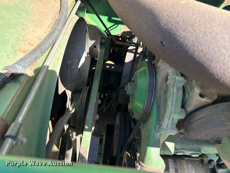 image for item EP0828 1981 John Deere 7720 Turbo combine