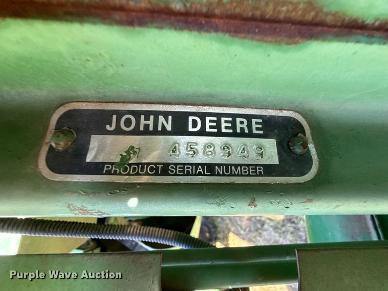 image for item EP0828 1981 John Deere 7720 Turbo combine