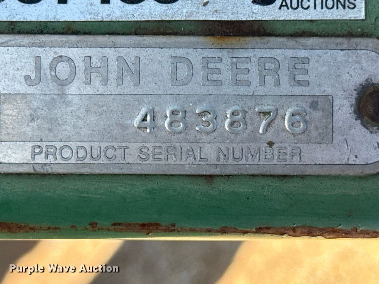 image for item EP0828 1981 John Deere 7720 Turbo combine