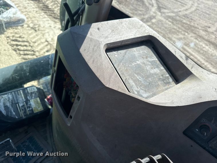 image for item EP0830 2003 John Deere 9520T tractor