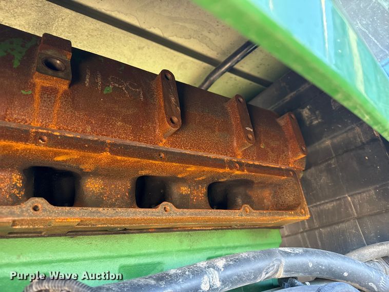 image for item EP0830 2003 John Deere 9520T tractor