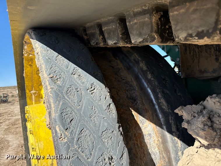 image for item EP0830 2003 John Deere 9520T tractor