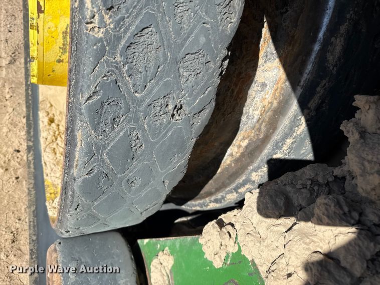 image for item EP0830 2003 John Deere 9520T tractor