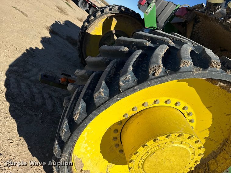 image for item EP0830 2003 John Deere 9520T tractor