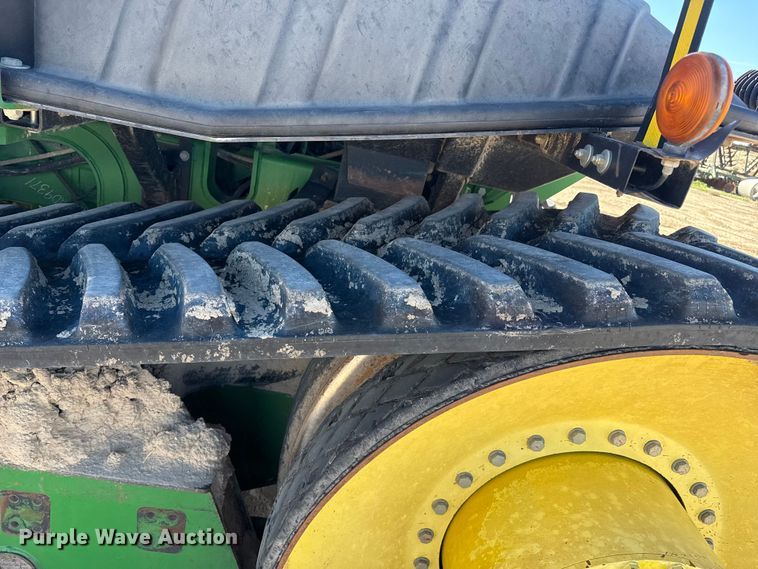 image for item EP0830 2003 John Deere 9520T tractor