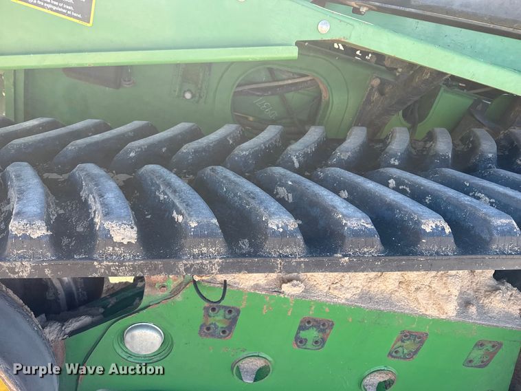 image for item EP0830 2003 John Deere 9520T tractor