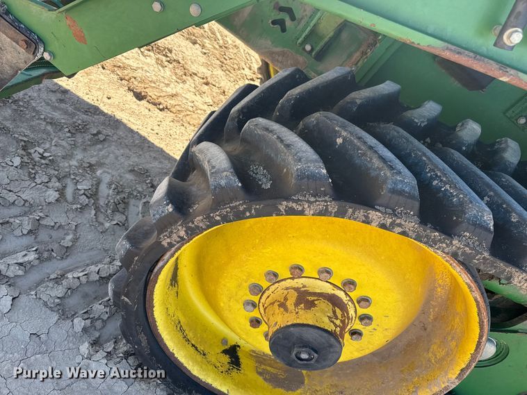 image for item EP0830 2003 John Deere 9520T tractor